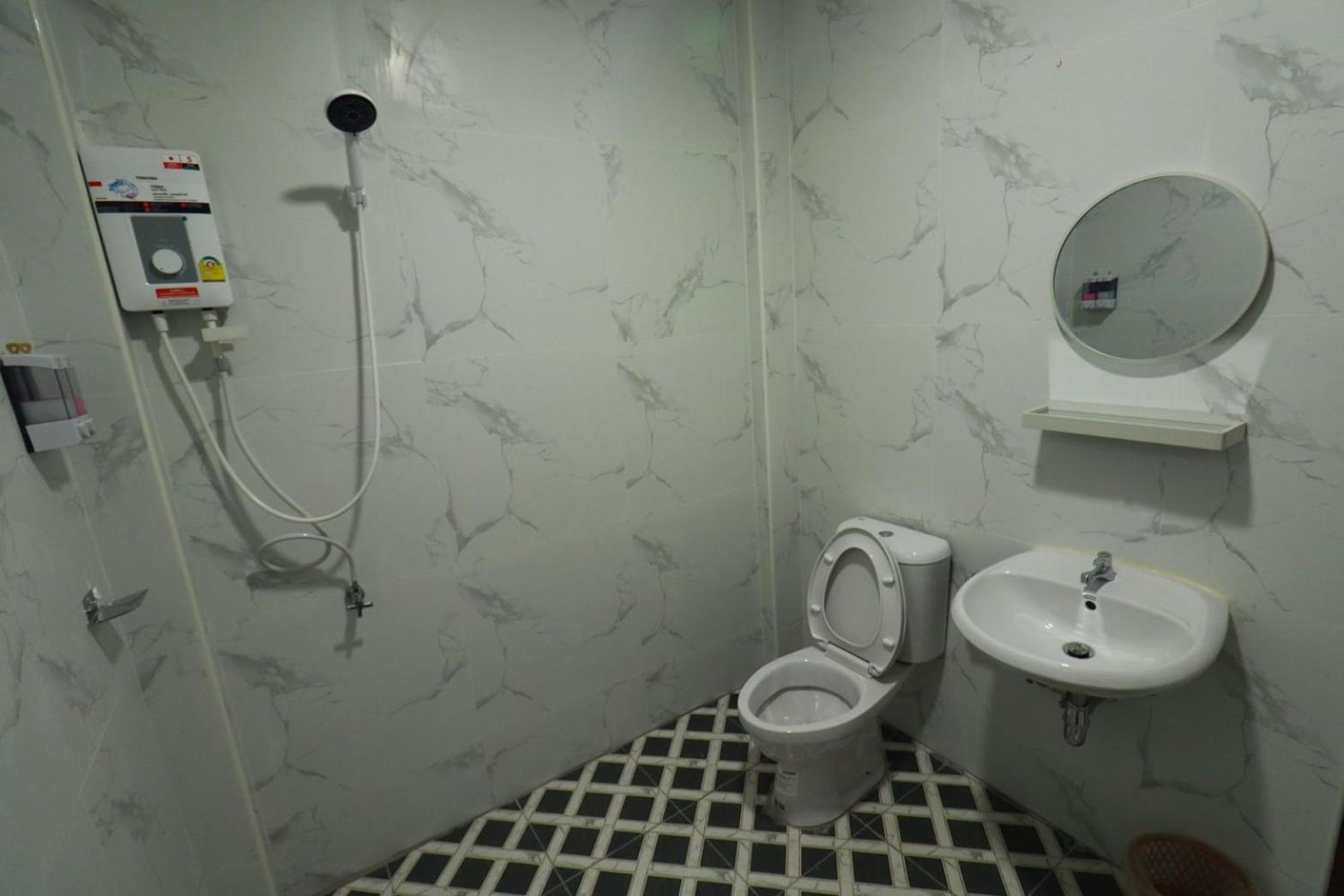 Bk Hotel Мае Сарианг Екстериор снимка